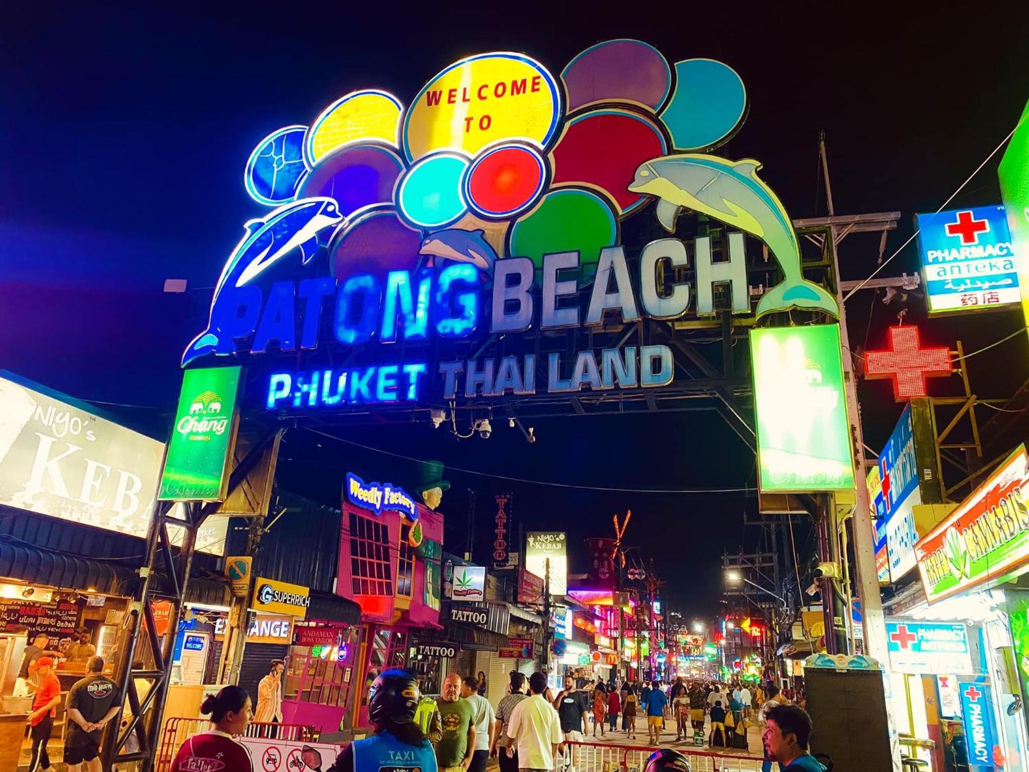 Sweett Lemon Hostel Patong Exterior photo